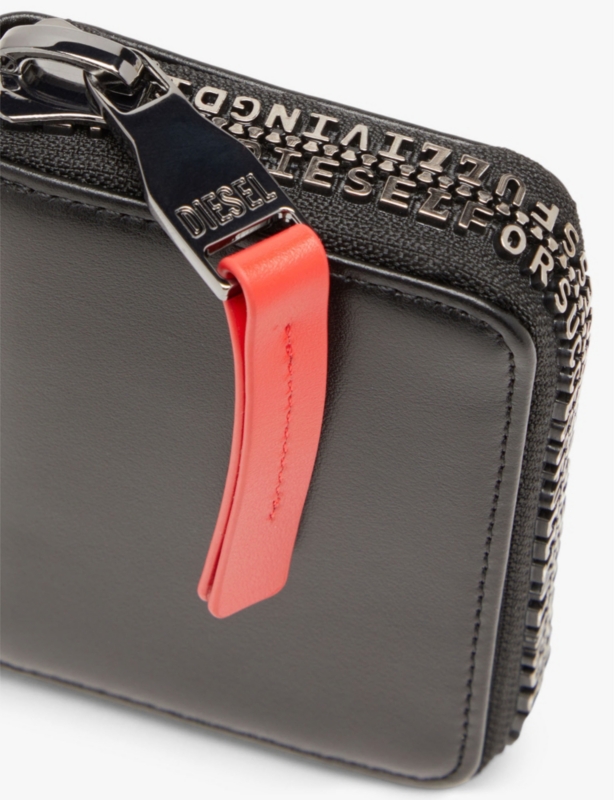 Zip-D logo-embossed leather key holder wallet