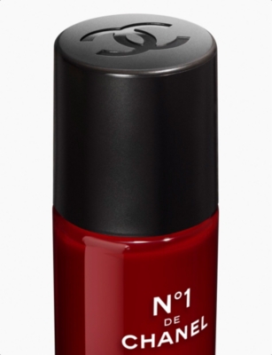 CHANEL <STRONG>N°1 DE CHANEL REVITALIZING EYE SERUM</STRONG> <BR/>SMOOTHS - REVIVES - GIVES EYES A WIDE LOO 