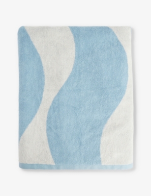 Shop Pleasing Womens  Wavy Abstract-pattern Organic-cotton Towel In Sky