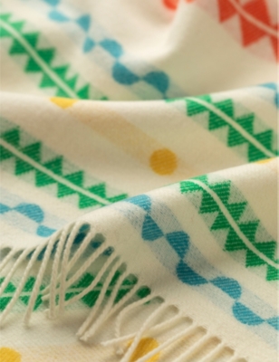 JOHNSTONS OF ELGIN: Abstract-pattern purled-fringe wool-blend throw 140cm x 106cm