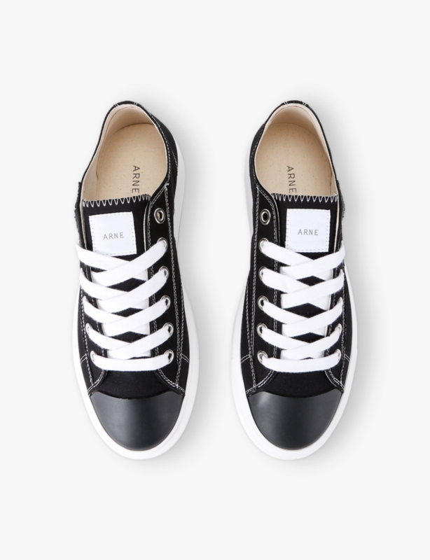 Homerun Canvas Low-Top Trainers
