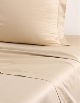 Yves Delorme Une Triomphe Double Organic-cotton Flat Sheet In Dune