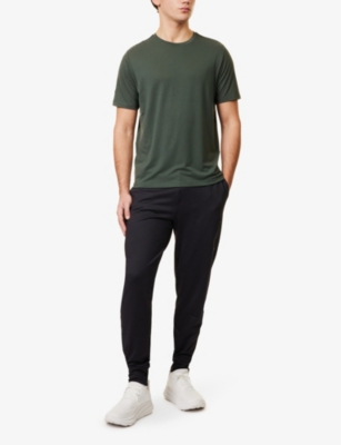 VUORI MENS ASPEN CREWNECK CONTRAST STITCHING STRETCH-RECYCLED POLYESTER T-SHIRT 