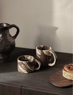 FERM LIVING: Ryu Low marble-pattern stoneware mug