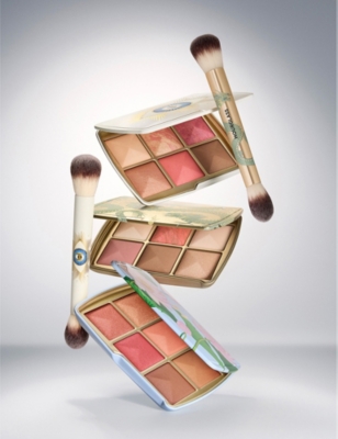 HOURGLASS: Ambient Lighting Edit make-up brush