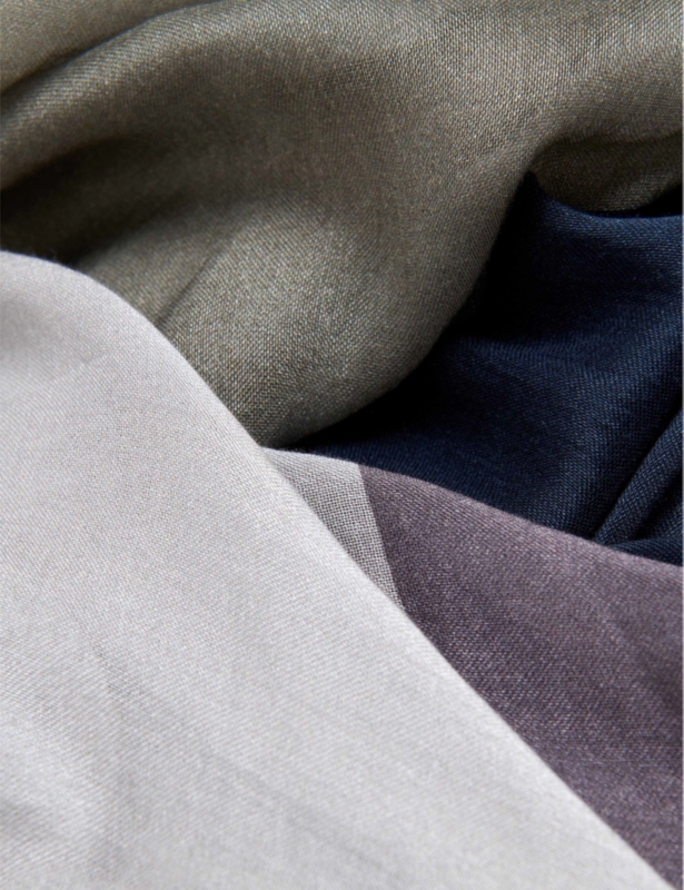 Colour-block frayed-trim woven scarf