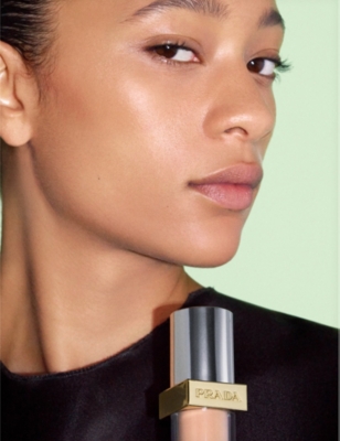 PRADA: Foundation blender