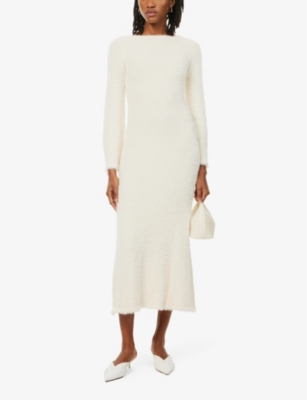 PRETTY LAVISH: Valle fluffy-texture knitted maxi dress