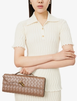 Bottega Veneta Medium Leather Andiamo Clutch Bag In Pinecone-m Brass