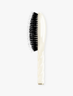 N.03 The Essential Softness Gentle Scalp Care hair brush