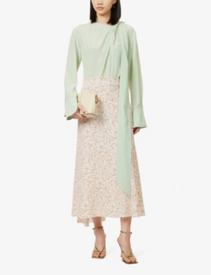 Shop Victoria Beckham Womens Floral Ovation Peach Spiral Seam Floral Crepe Midi Skirt