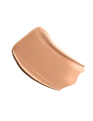 CHANEL: <strong>Ultra Le Teint Velvet</strong> Blurring Smooth-Effect Foundation Velvet Matte Finish 30ml