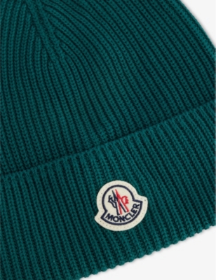 MONCLER MENS GREEN BRAND-PATCH RIBBED-KNIT COTTON BEANIE HAT