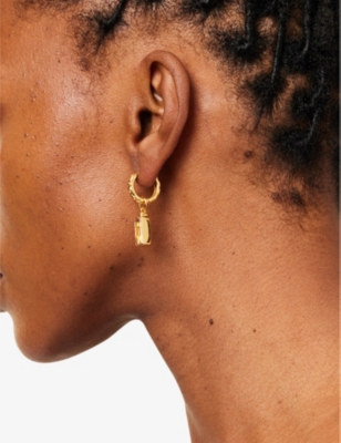 Shyla Womens Sandie Rectangle 22ct Yellow Gold-plated Silver And Cubic Zirconia Huggie Earrings Champagne In Champagne
