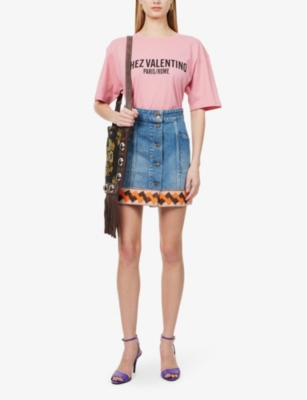 Shop Valentino Womens Rosa. Chez Text-print Relaxed Cotton-jersey T-shirt
