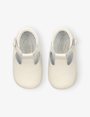 Papouelli Baby Poppie T-bar Leather Crib Shoe In Cream