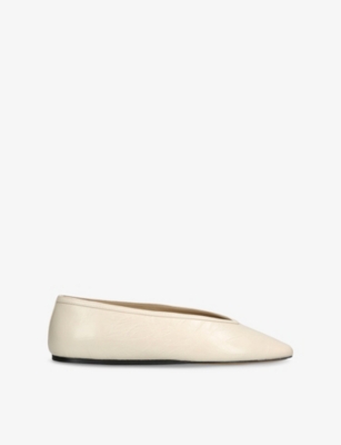 LE MONDE BERYL: Luna Pointed-Toe Leather Pumps