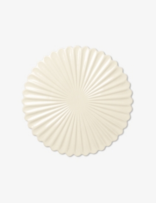 FERM LIVING OUNTAIN SCALLOPED-EDGE STONEWARE CAKE STAND OFF-WHITE 