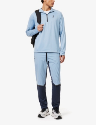 On-running Mens Chambray Climate Funnel-neck Woven Sweatshirt In Chambray