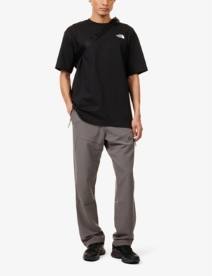 THE NORTH FACE MENS THE NORTH FACE GRAPHIC-PRINT OVERSIZED-FIT COTTON-JERSEY T-SHIRT 