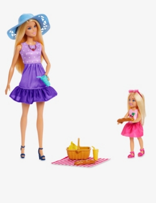 BARBIE: Family and Friends Malibu and Chelsea Picnic Playset