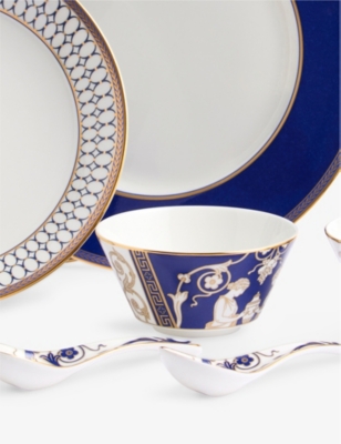 Wedgwood Renaissance Gold Patterned Bone-china 8-piece Dinnerware Set