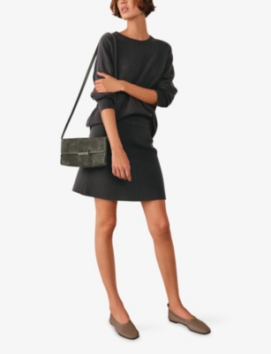 The White Company S Hotchocola Crewneck Relaxed-fit Cashmere Jumper In Black