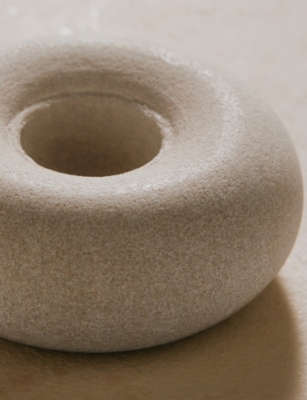 THE WHITE COMPANY: Sandstone Pebble Dinner Candle 6.5cm