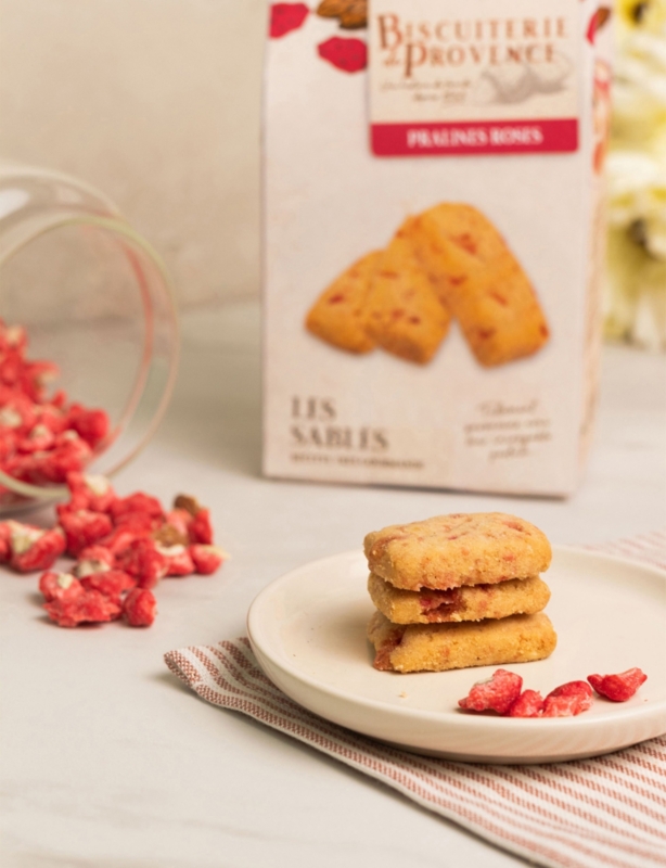 Organic Pink Praline Shortbread Biscuits 120g