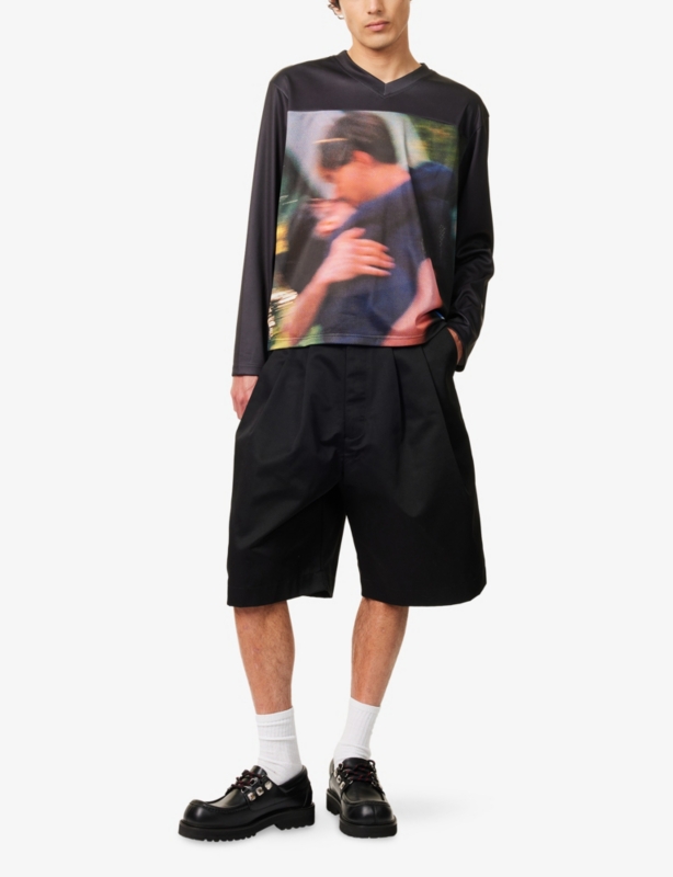 La Melancolia Kiss V-Neck Woven T-Shirt
