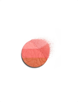 CHANEL: <strong>CAMÉLIA FUTURA</strong> Powder Blush Trio 8.5g
