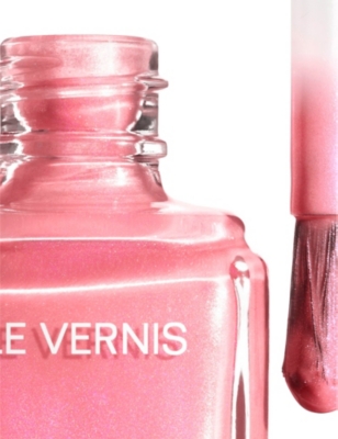 CHANEL: <strong>Le Vernis</strong> Nail Colour 13ml