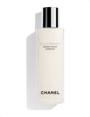 CHANEL: <strong>Éclat Premier Bright Milky Essence</strong> Brightening and Unifying Milk-To-Water Essence 100ml