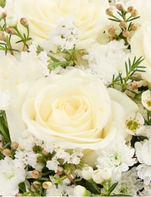 AOYAMA FLOWER MARKET: Cake Box Fresh Flower Arrangement