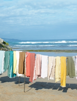 MAISON DE VACANCES: Crumpled Washed Linen Throw 140cm x 250cm