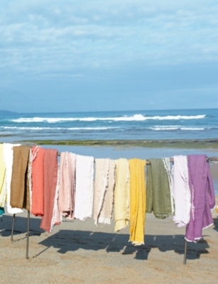 MAISON DE VACANCES: Crumpled Washed Linen Throw 140cm x 250cm