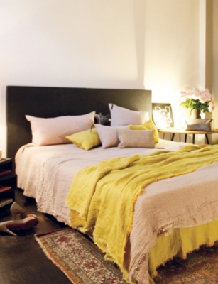 MAISON DE VACANCES: Crumpled Washed Linen Throw 140cm x 250cm