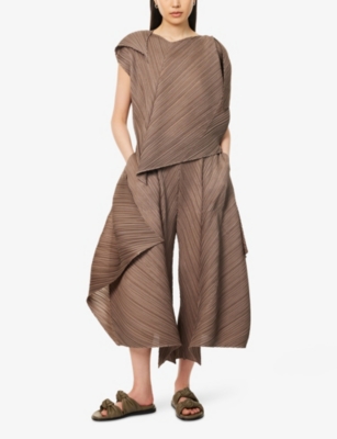 PLEATS PLEASE ISSEY MIYAKE: Flared V-Neck Knitted Top