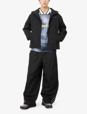 Trapstar Mens Hyperdrive Regular-fit Windbreaker Shell Jacket Blackout Xs In Black
