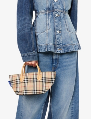 RESELFRIDGES: Pre-Loved Burberry House Check Canvas Shoulder Bag