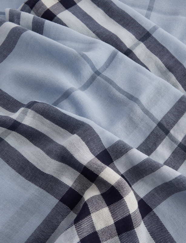 B Giant Check Revers