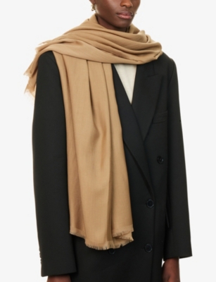 Totême Womens Hazel Frayed-trim Wool Scarf In Brown