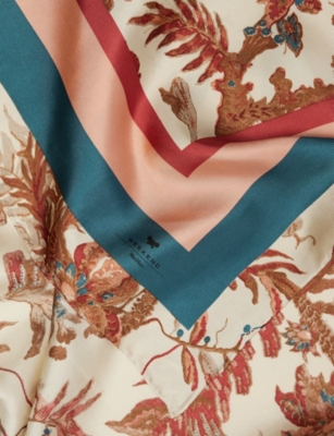 Weekend Max Mara Omens Beige Onesto Graphic-print Twill Silk Scarf In Beige