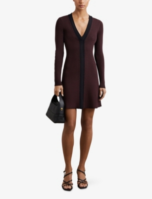 Reiss Womens Alma V-neck Knitted Mini Dress Burgundy Black Xs In Brown