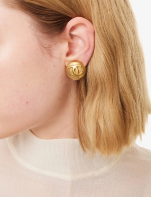 RESELFRIDGES: Pre-Loved Chanel Gold-Plated Metal Round Clip-On Earrings