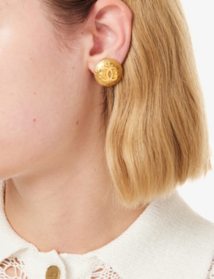 RESELFRIDGES: Pre-Loved Chanel Gold-Plated Metal Round Clip-On Earrings