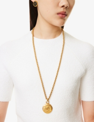 RESELFRIDGES: Pre-Loved Chanel Circle Gold-Plated Metal Pendant Necklace