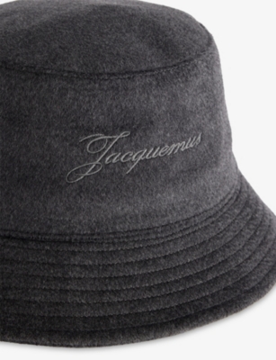 Jacquemus Womens Dark Grey Le Bob Embroidered-logo Wool Bucket Hat In Black
