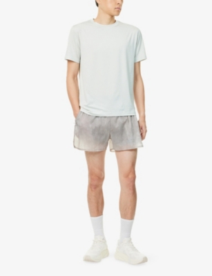 Vuori Mens Mineral Heather Tradewind Short-sleeve Stretch-mesh T-shirt In White