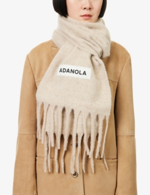Adanola Womens Stone Logo-patch Brushed Wool Blend Scarf In Neutral